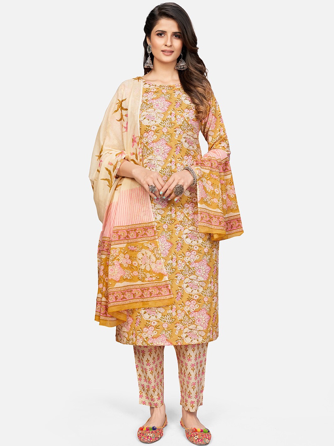 Vbuyz Women Yellow Floral Printed Sequinned Pure Cotton Kurta with Trousers & With Dupatta
Vbuyz Women Yellow Floral Printed Sequinned Pure Cotton Kurta with Trousers & With Dupatta