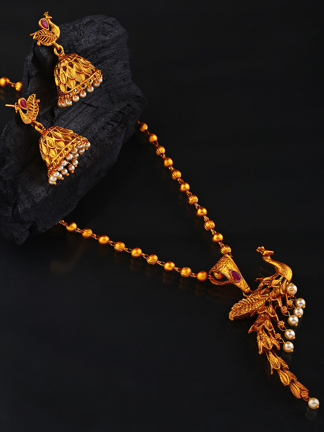 Shining Diva Gold-Toned Red & White Stone-Studded Pearl Beaded Jewellery Set
Shining Diva Gold-Toned Red & White Stone-Studded Pearl Beaded Jewellery Set