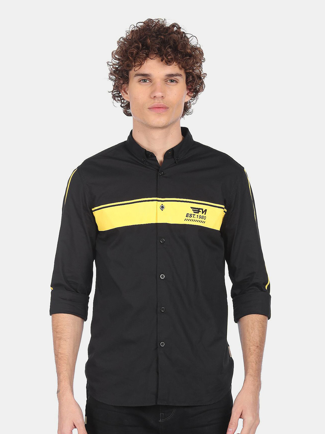 Flying Machine Men Black & Yellow Striped Button-Down Collar Pure Cotton Casual Shirt 
Flying Machine Men Black & Yellow Striped Button-Down Collar Pure Cotton Casual Shirt