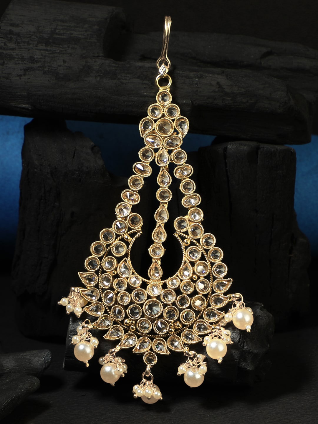 Adwitiya Collection Gold-Plated White Stone-Studded & Beige Pearl Beaded Jhumar Passa
Adwitiya Collection Gold-Plated White Stone-Studded & Beige Pearl Beaded Jhumar Passa