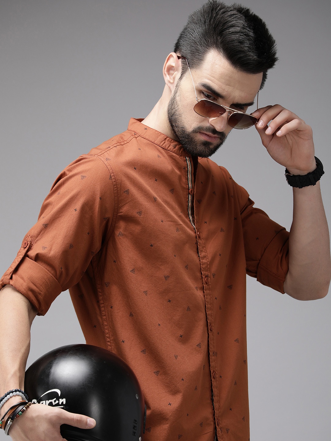 The Roadster Lifestyle Co. Men Brown Conversational Printed Slim Fit Pure Cotton Shirt
The Roadster Lifestyle Co. Men Brown Conversational Printed Slim Fit Pure Cotton Shirt