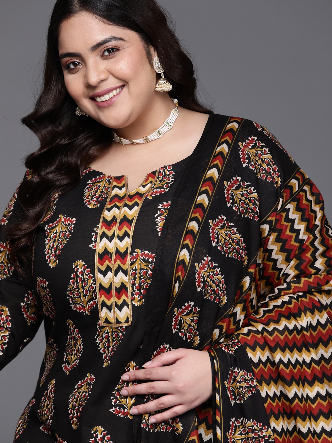 EXTRA LOVE BY LIBAS Plus Size Women Black Paisley Gotta Patti Cotton Kurta Set & Dupatta
EXTRA LOVE BY LIBAS Plus Size Women Black Paisley Gotta Patti Cotton Kurta Set & Dupatta