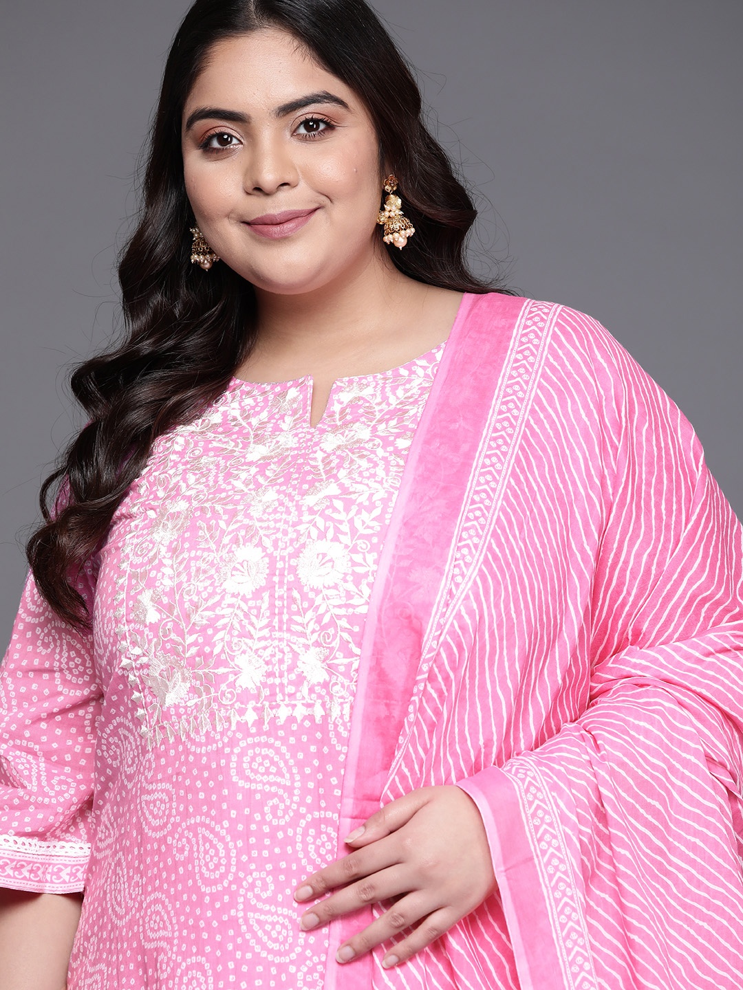 EXTRA LOVE BY LIBAS Plus Size Women Pink Paisley Thread Work Cotton Kurta Set & Dupatta
EXTRA LOVE BY LIBAS Plus Size Women Pink Paisley Thread Work Cotton Kurta Set & Dupatta