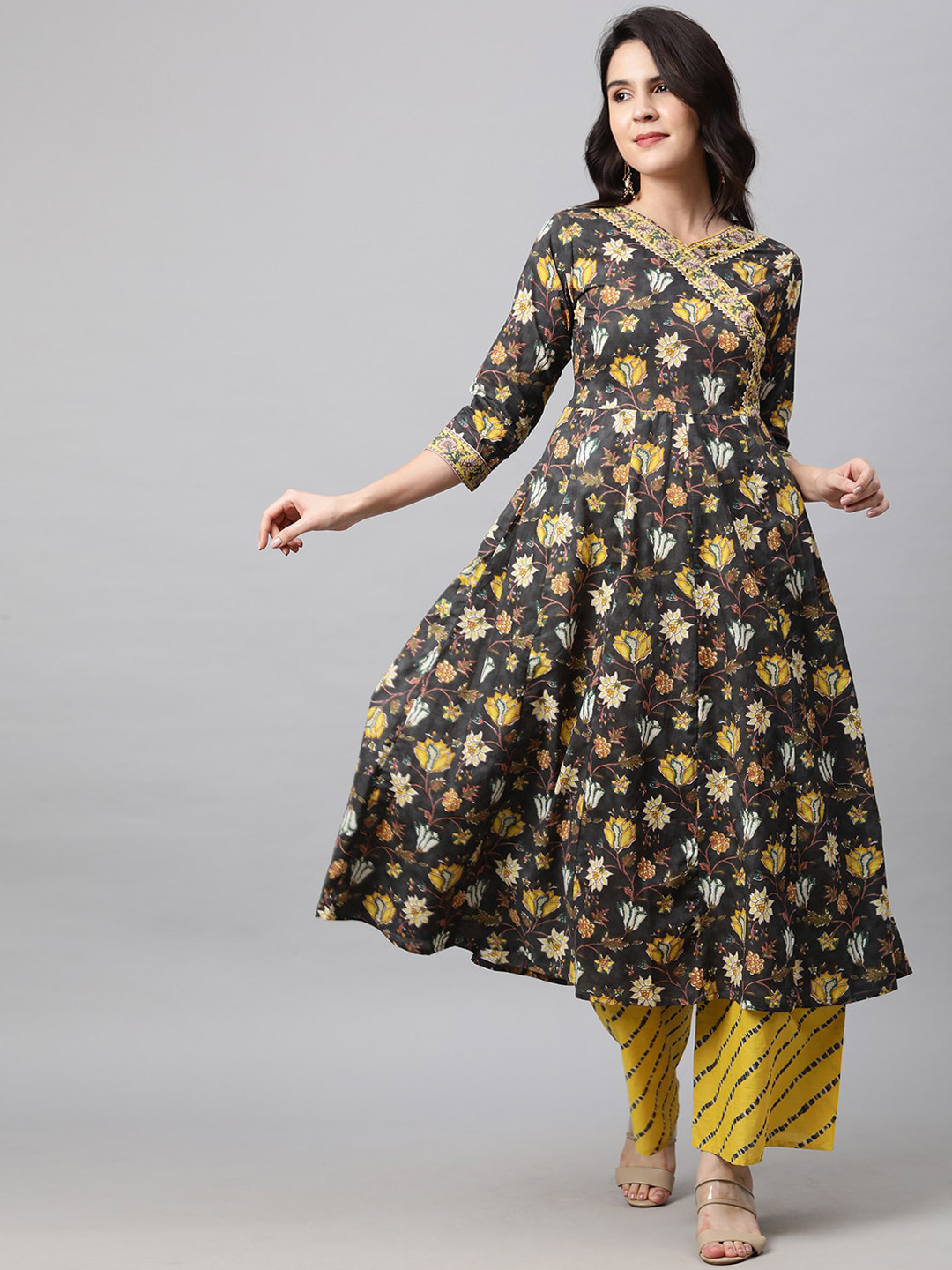 FASHOR Women Charcoal & yellow Floral Printed Angrakha Pure Cotton Kurta with Trousers
FASHOR Women Charcoal & yellow Floral Printed Angrakha Pure Cotton Kurta with Trousers