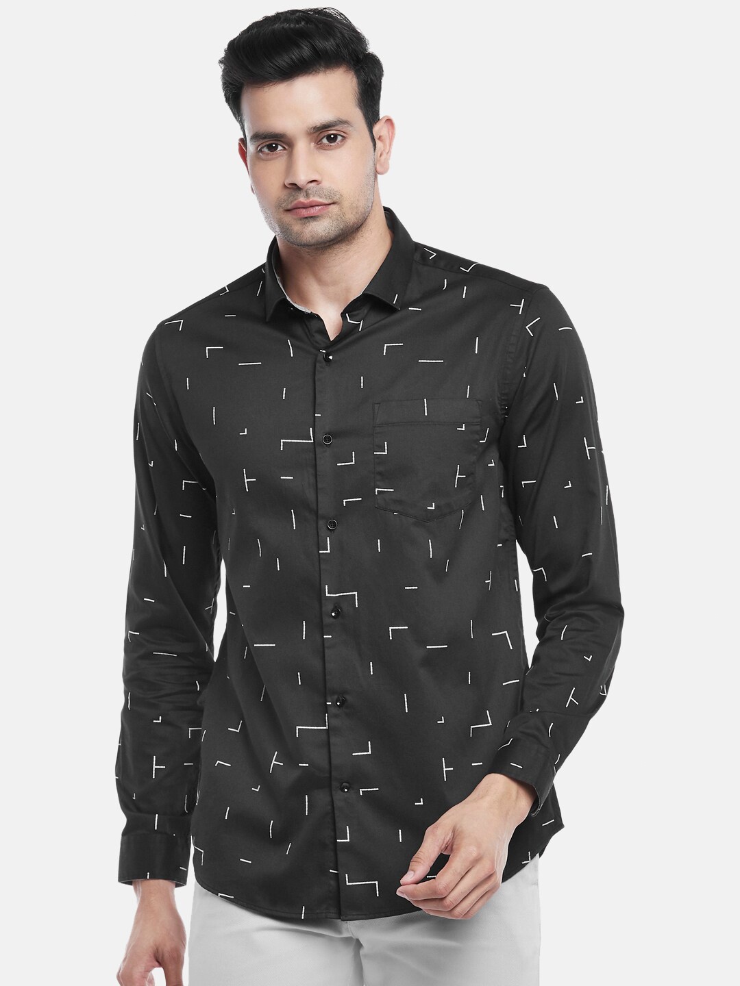 BYFORD by Pantaloons Men Black & White Slim Fit Geometric Printed Pure Cotton Party Shirt
BYFORD by Pantaloons Men Black & White Slim Fit Geometric Printed Pure Cotton Party Shirt