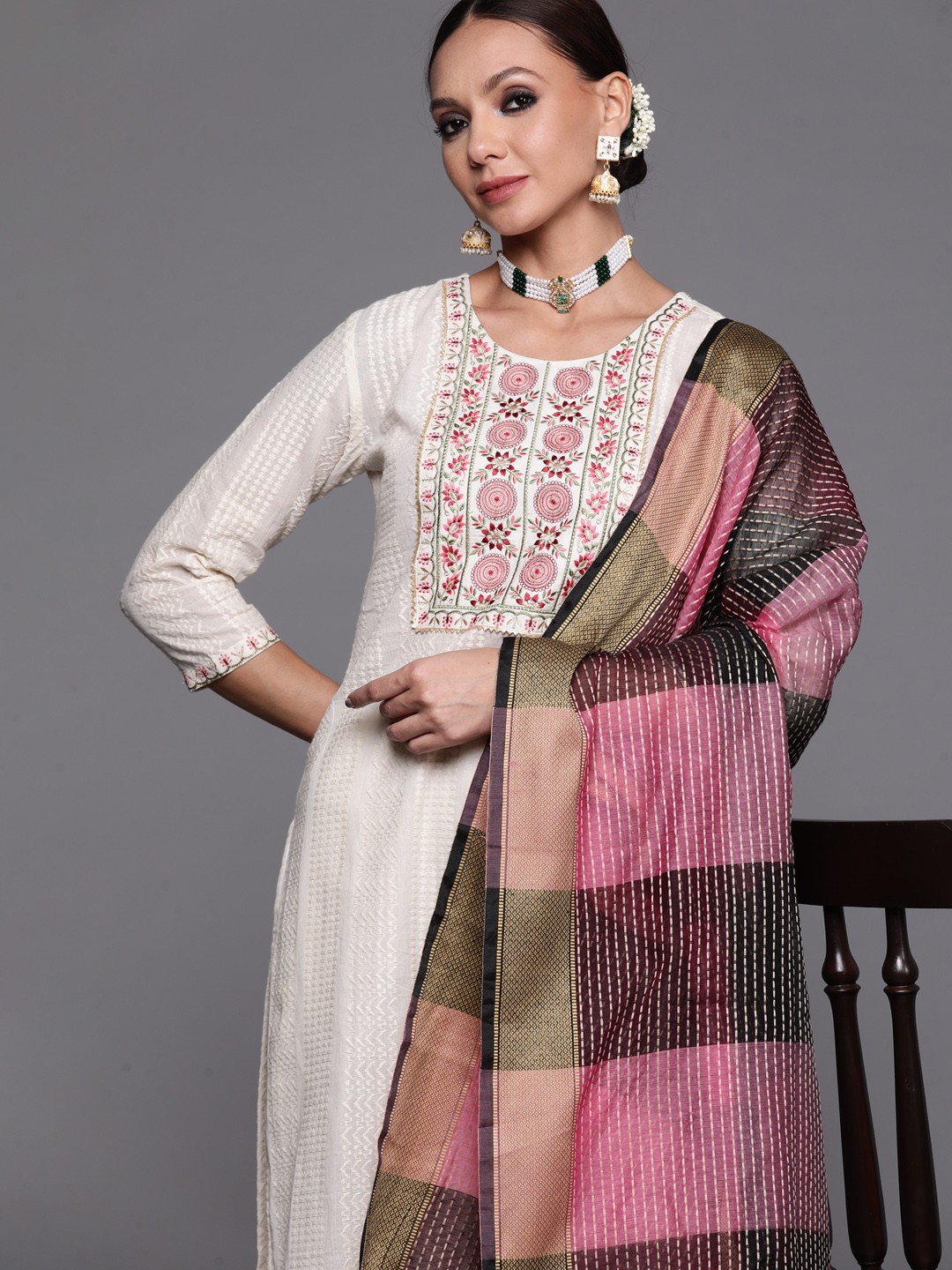 Indo Era Women Off White Ethnic Motifs Embroidered Kurta with Palazzos & With Dupatta
Indo Era Women Off White Ethnic Motifs Embroidered Kurta with Palazzos & With Dupatta