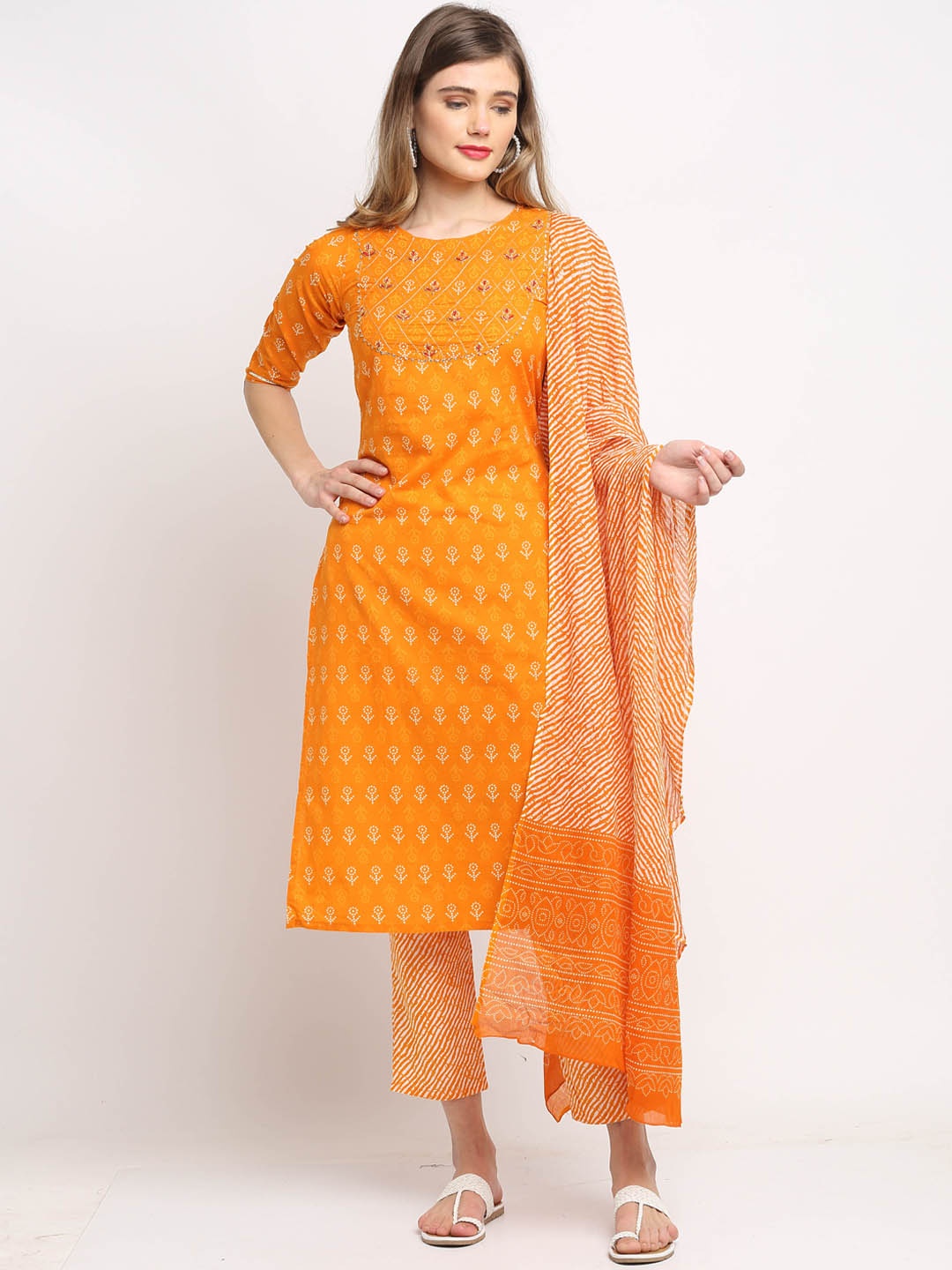 Roly Poly Women Orange Bandhani Printed Pure Cotton Kurta with Trousers & With Dupatta
Roly Poly Women Orange Bandhani Printed Pure Cotton Kurta with Trousers & With Dupatta