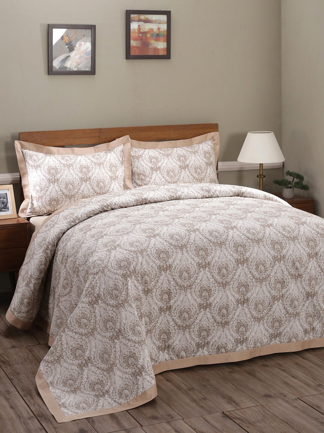 MASPAR Cream Art Nouveau Printed Pure Cotton 400 TC King Duvet Cover With 2 Pillow Cover
MASPAR Cream Art Nouveau Printed Pure Cotton 400 TC King Duvet Cover With 2 Pillow Cover