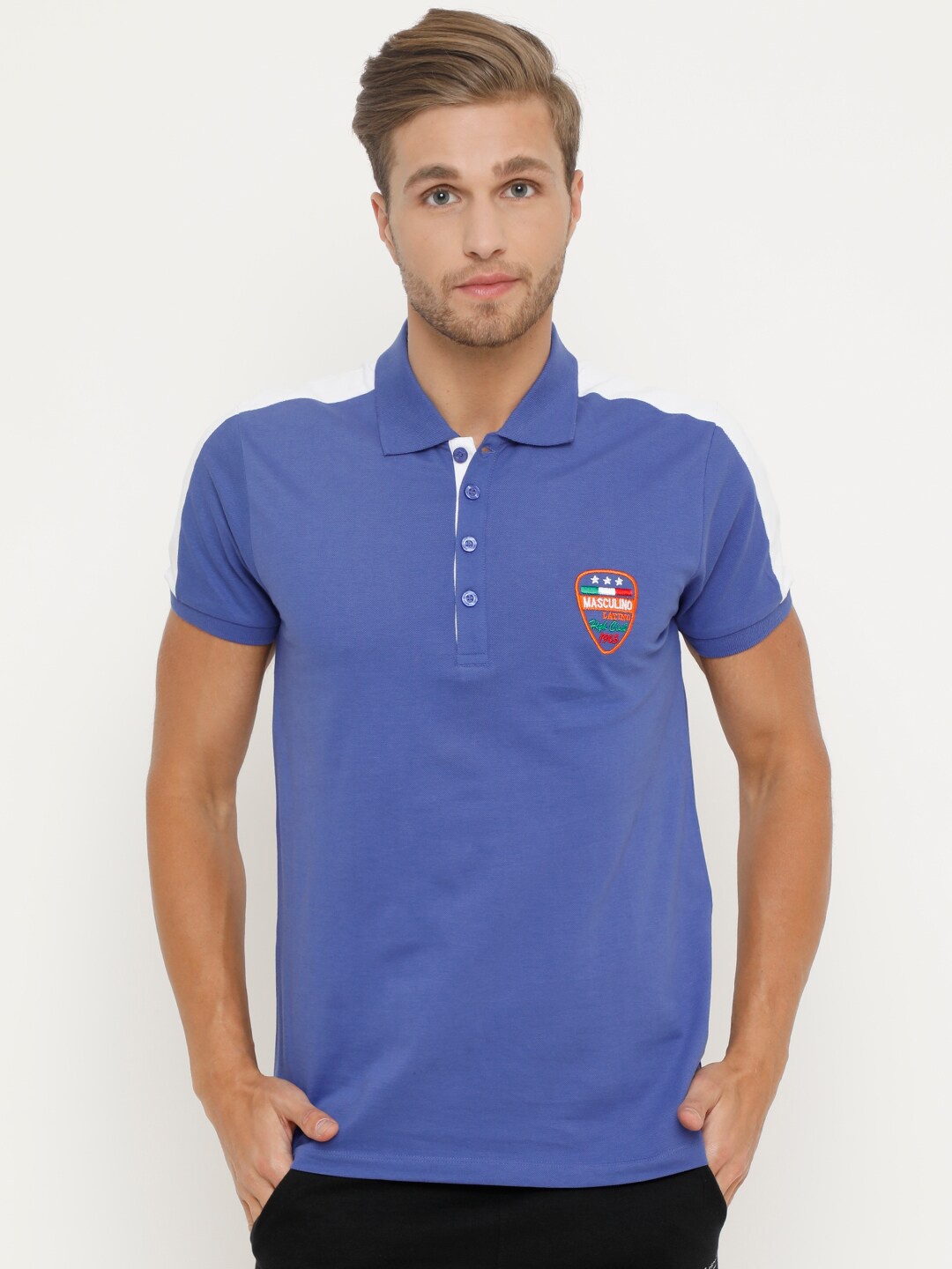 Masculino Latino Men Blue Typography Polo Collar Applique T-shirt