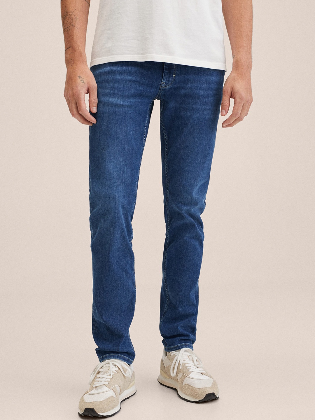 MANGO MAN Blue Slim Fit Light Fade Stretchable Jeans