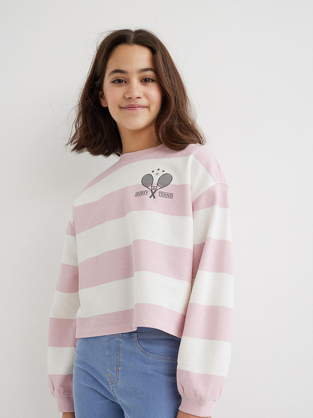H&M Pink & White Striped Boxy Sweatshirt
H&M Pink & White Striped Boxy Sweatshirt
