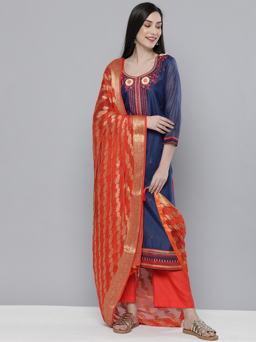 Kvsfab Women Navy Blue Ethnic Motifs Embroidered Chanderi Silk Kurta with Trousers & With Dupatta
Kvsfab Women Navy Blue Ethnic Motifs Embroidered Chanderi Silk Kurta with Trousers & With Dupatta