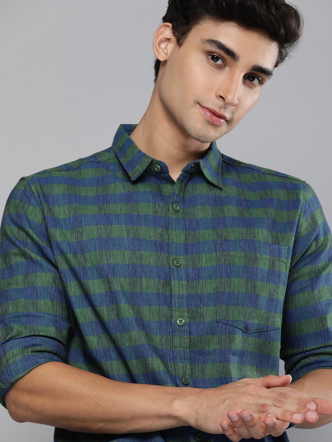 HERE&NOW Men Green & Blue Horizontal Stripes Printed Slim Fit Pure Cotton Casual Shirt
HERE&NOW Men Green & Blue Horizontal Stripes Printed Slim Fit Pure Cotton Casual Shirt