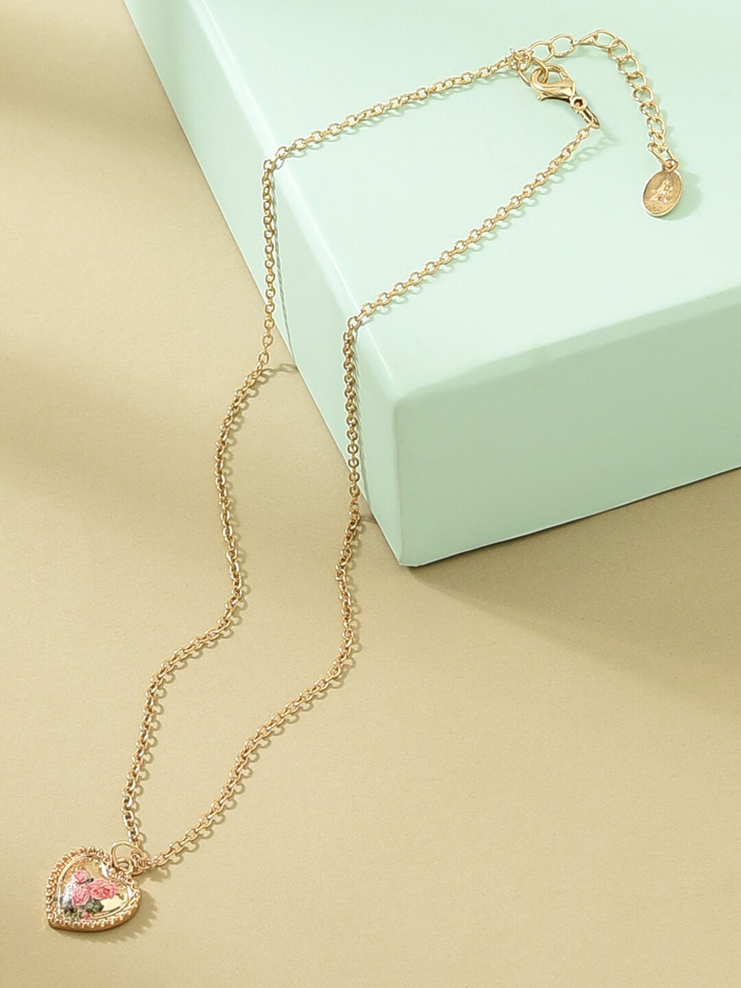 Accessorize London Women Gold-Toned Romantic Ramble Rose Print Heart Pandants Necklace
Accessorize London Women Gold-Toned Romantic Ramble Rose Print Heart Pandants Necklace