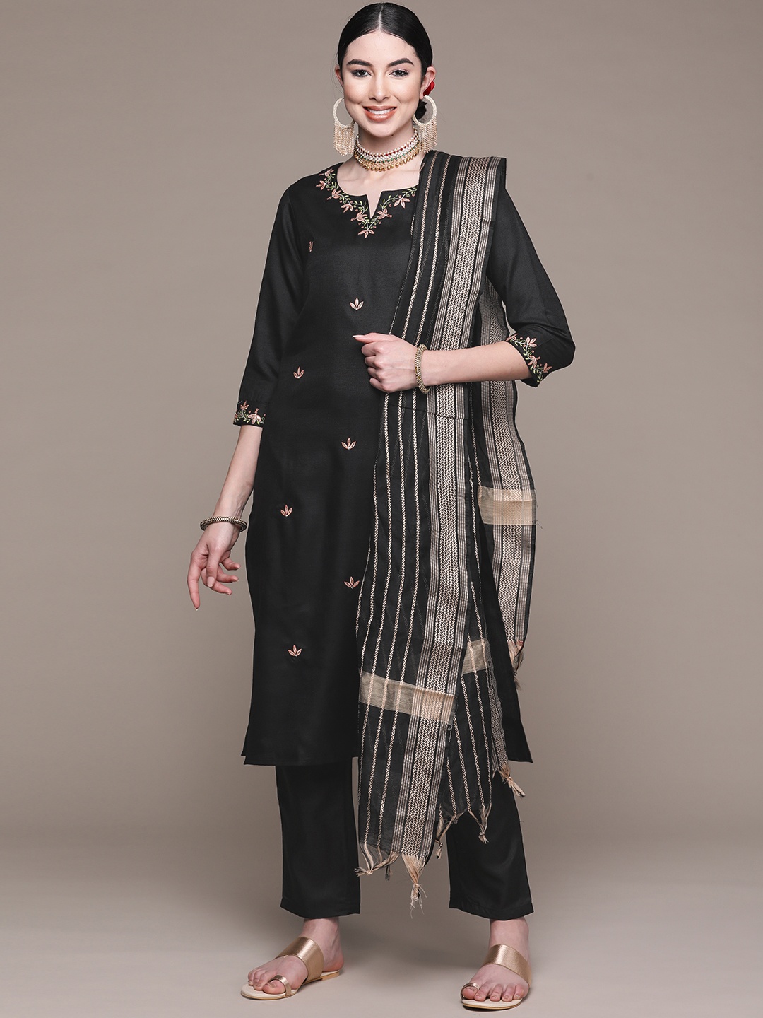 Anubhutee Women Black Floral Embroidered Thread Work Kurta with Trousers & With Dupatta
Anubhutee Women Black Floral Embroidered Thread Work Kurta with Trousers & With Dupatta