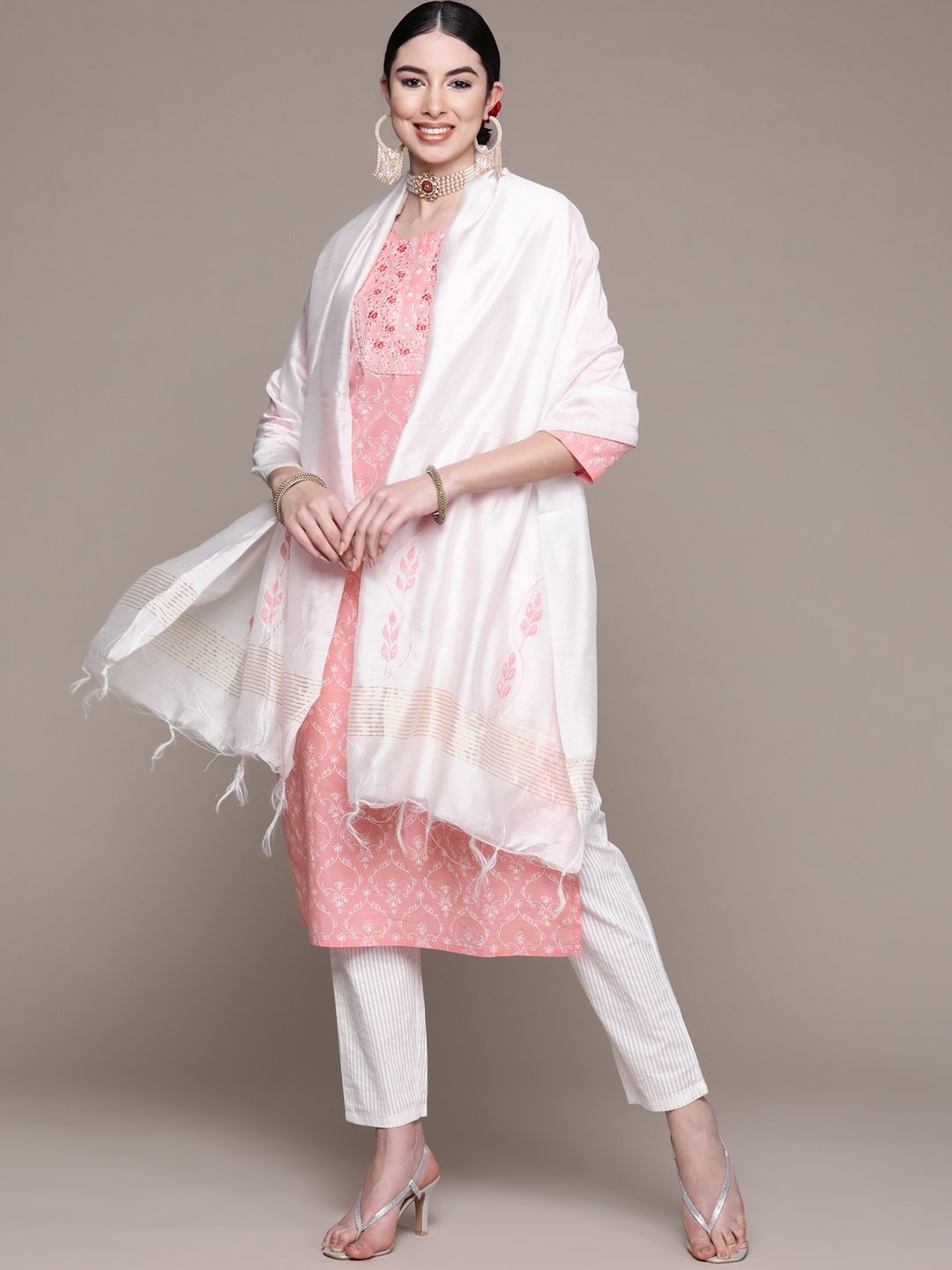 Anubhutee Women Pink Floral Yoke Design Thread Work Pure Cotton Kurta with Trousers & With Dupatta
Anubhutee Women Pink Floral Yoke Design Thread Work Pure Cotton Kurta with Trousers & With Dupatta