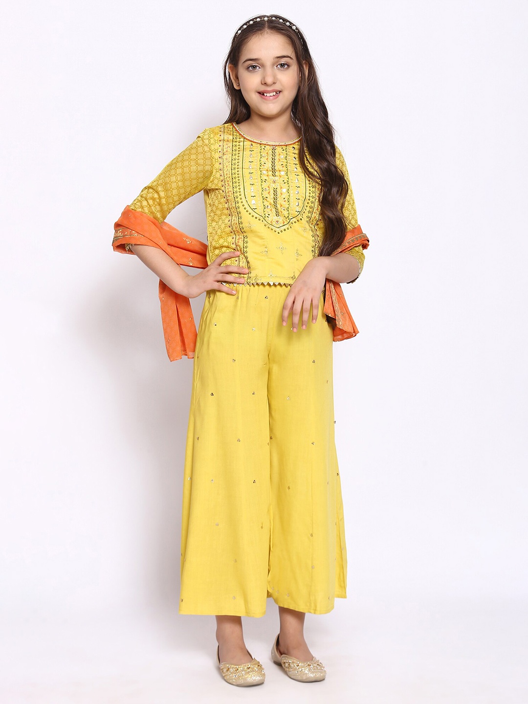 AURELIA Girls Yellow Ethnic Motifs Printed Gotta Patti Top with Palazzos & With Dupatta
AURELIA Girls Yellow Ethnic Motifs Printed Gotta Patti Top with Palazzos & With Dupatta