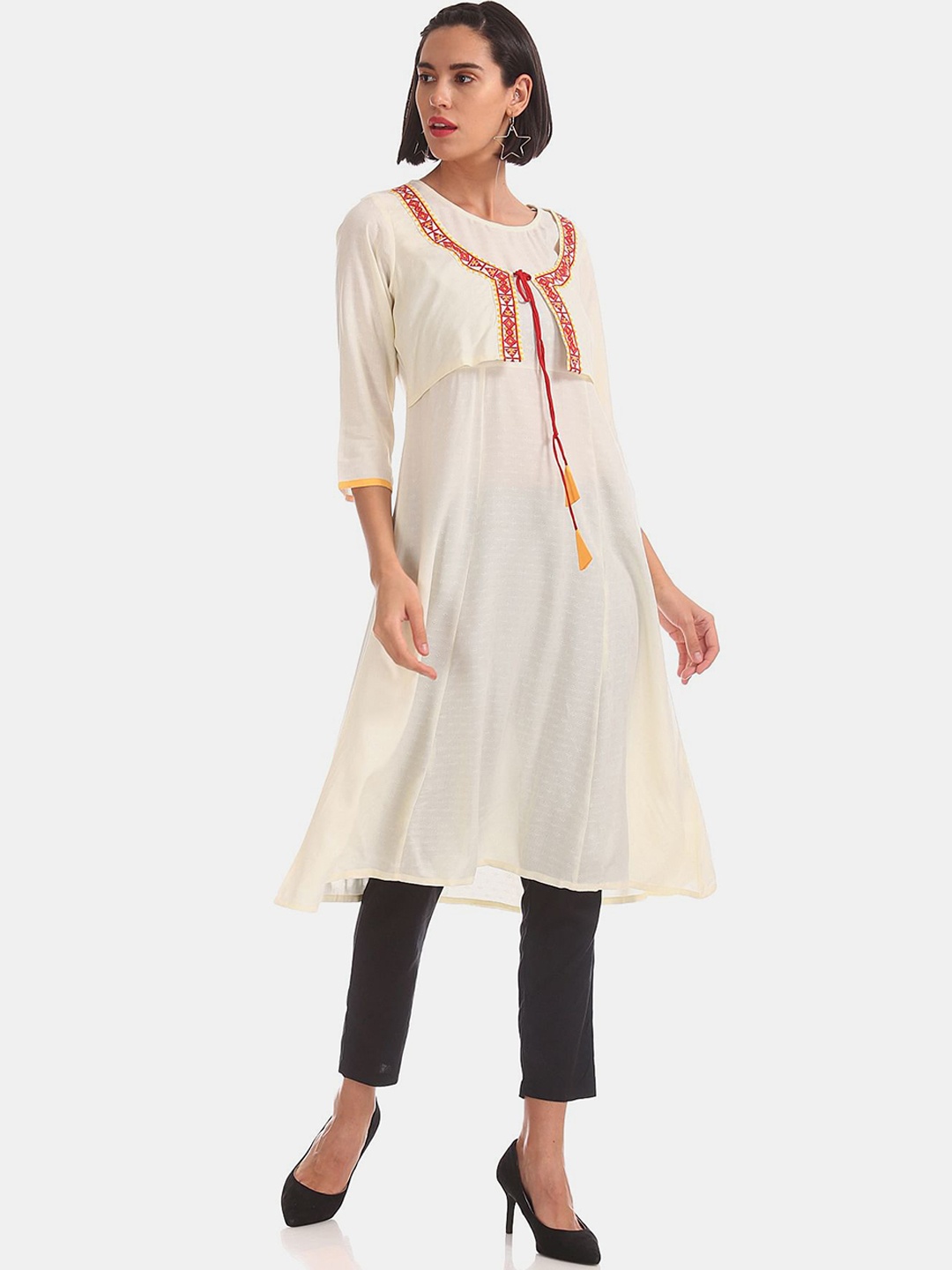 Anahi Women Off White Yoke Design Kurta