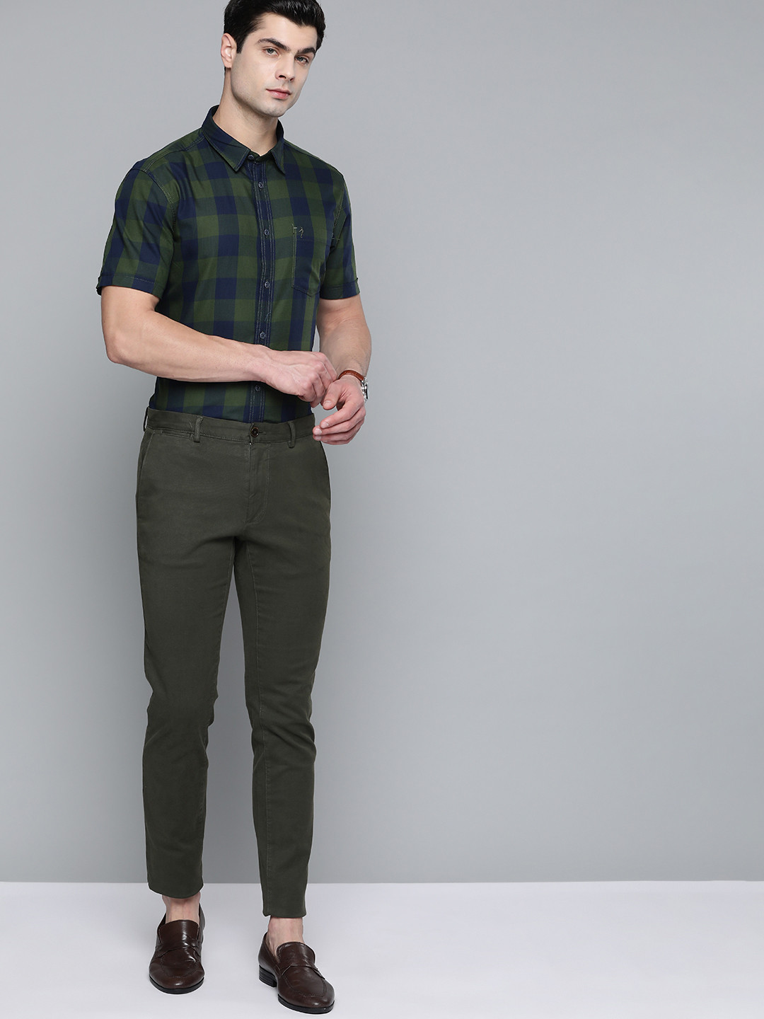 Indian Terrain Men Olive Green & Navy Blue Pure Cotton Slim Fit Checked Casual Shirt
Indian Terrain Men Olive Green & Navy Blue Pure Cotton Slim Fit Checked Casual Shirt