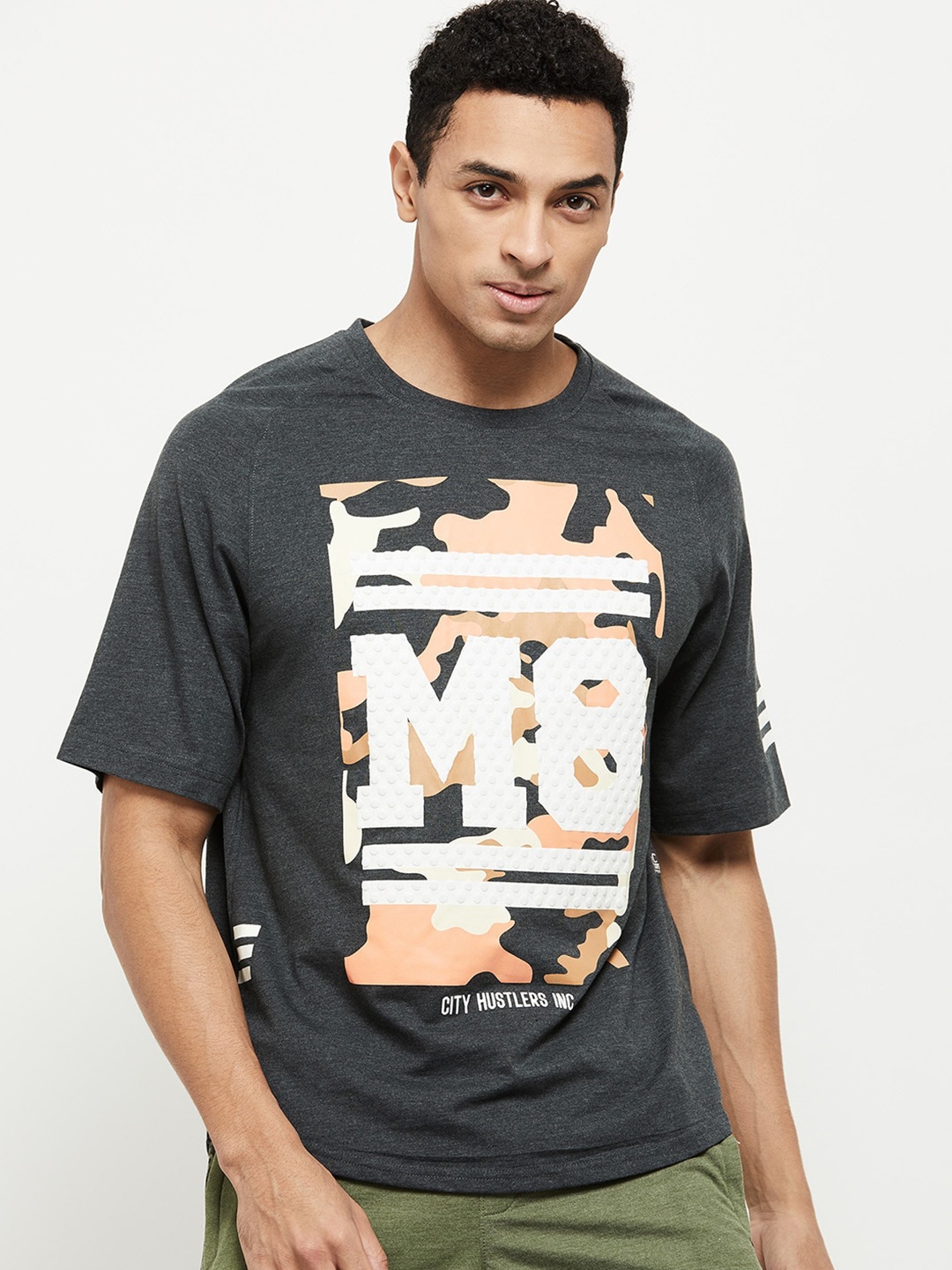 max Men Black & Beige Typography Printed T-shirt