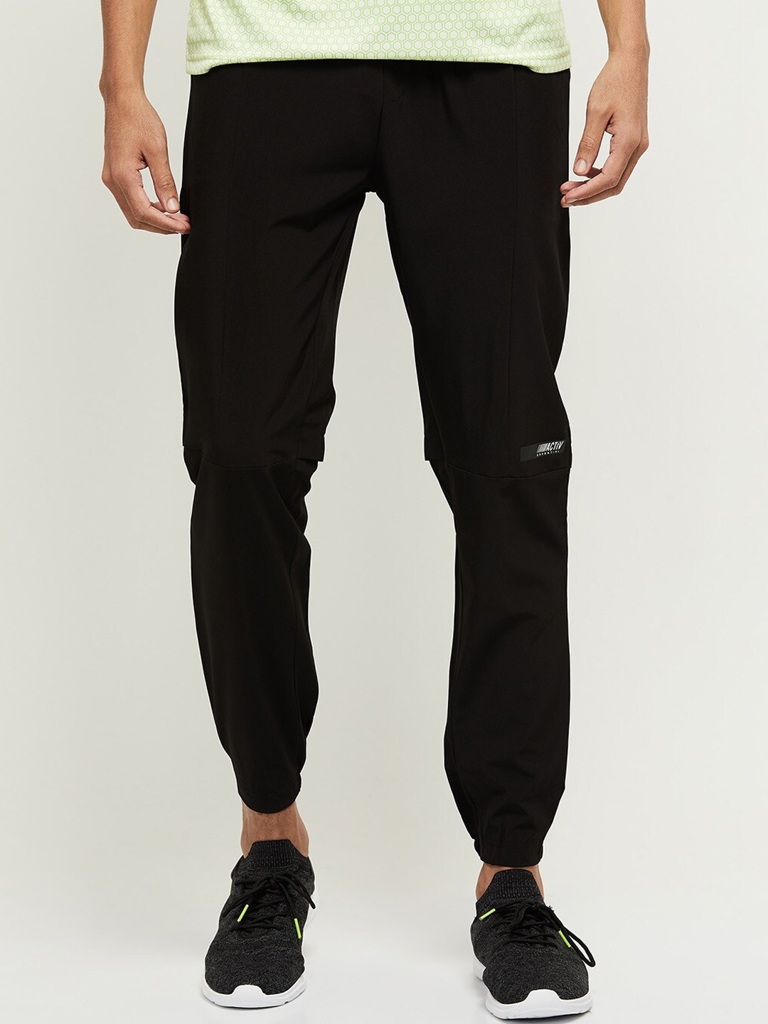 max Men Black Solid Joggers