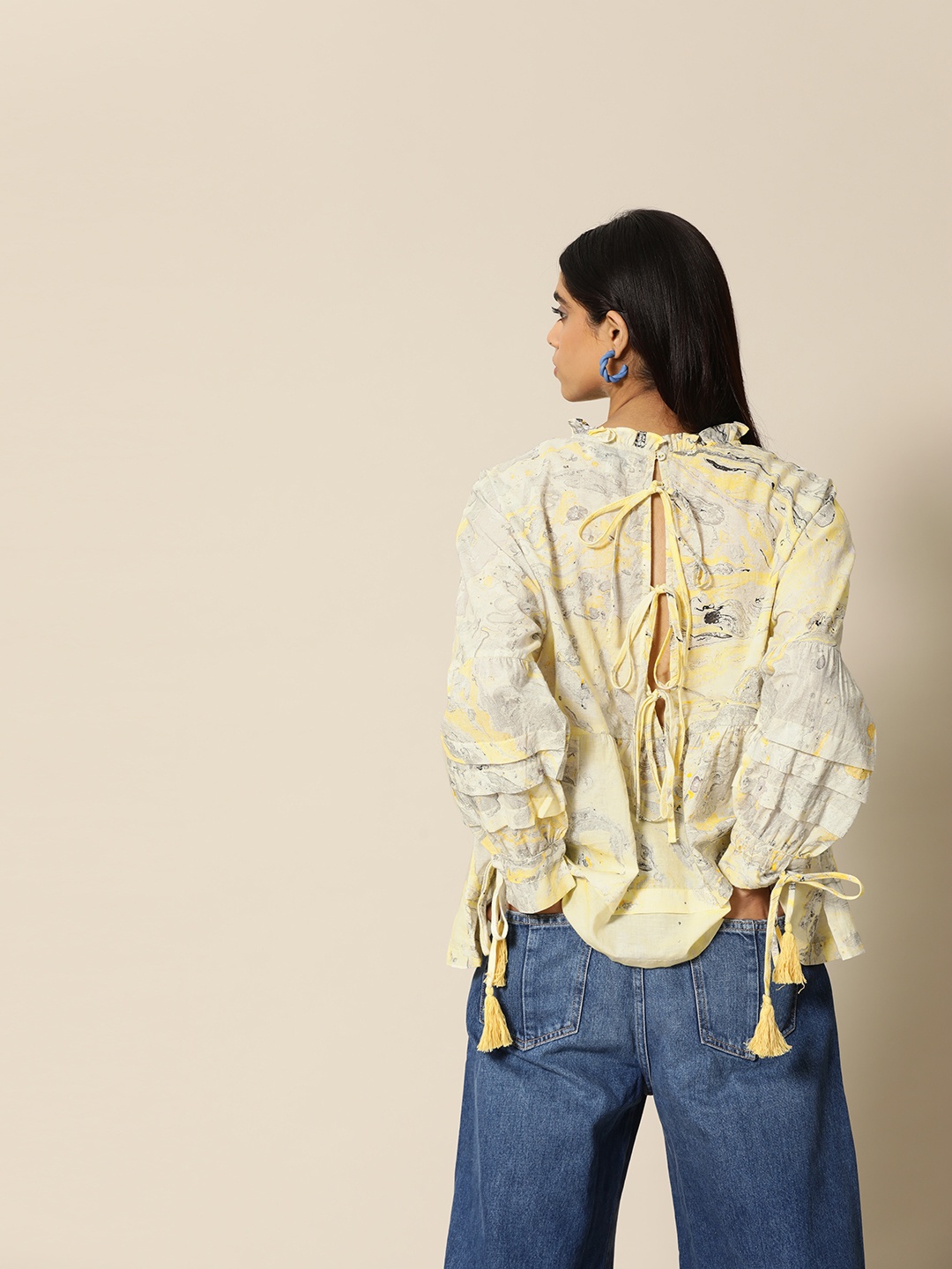BOWER Yellow Marbling Printed Pure Cotton Extended Sleeves Longline Top with Tassels
BOWER Yellow Marbling Printed Pure Cotton Extended Sleeves Longline Top with Tassels