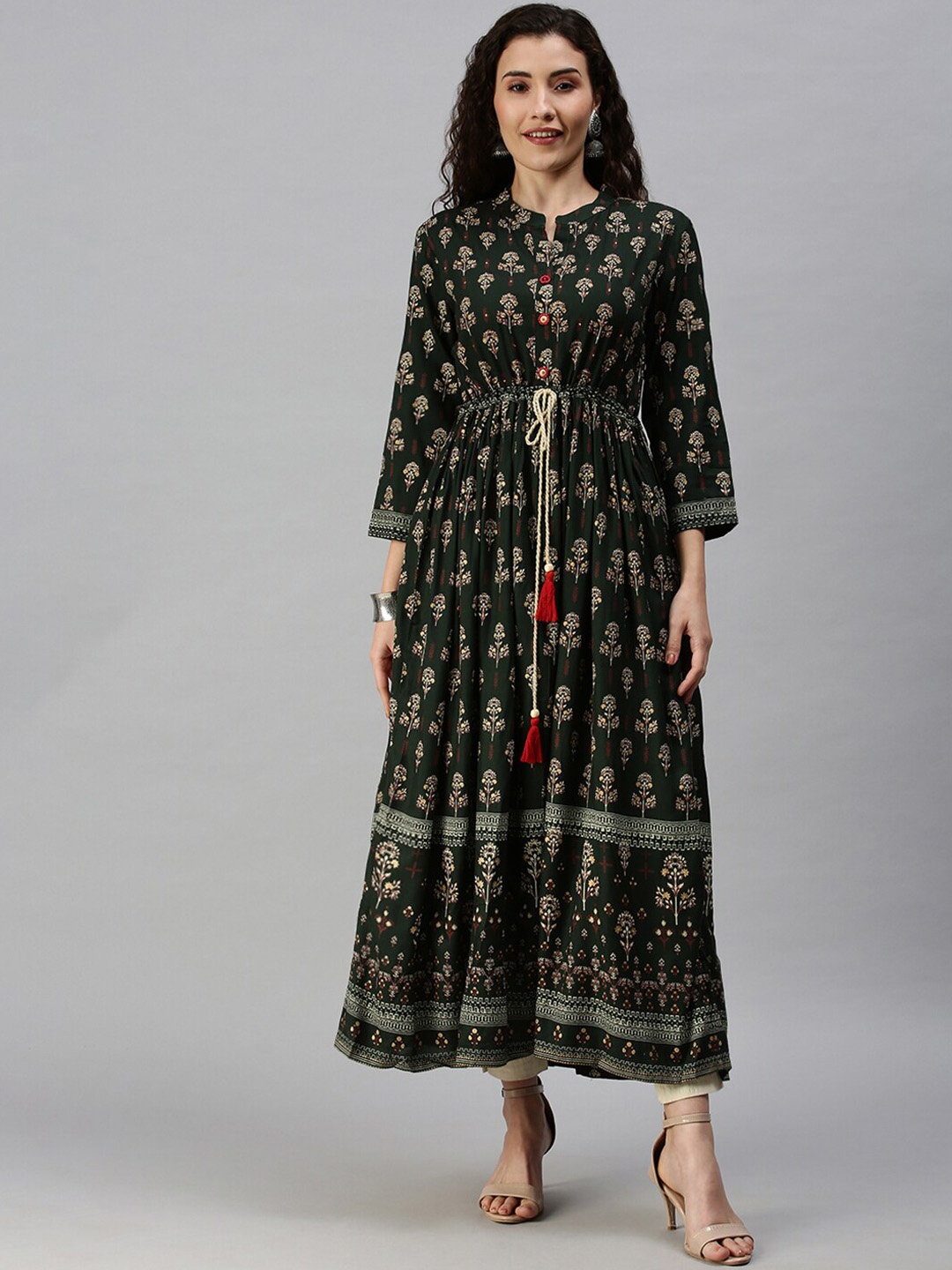 SHOWOFF Women Green Floral Printed Mandarin Collar Three-Quarter Sleeves Anarkali Kurta
SHOWOFF Women Green Floral Printed Mandarin Collar Three-Quarter Sleeves Anarkali Kurta
