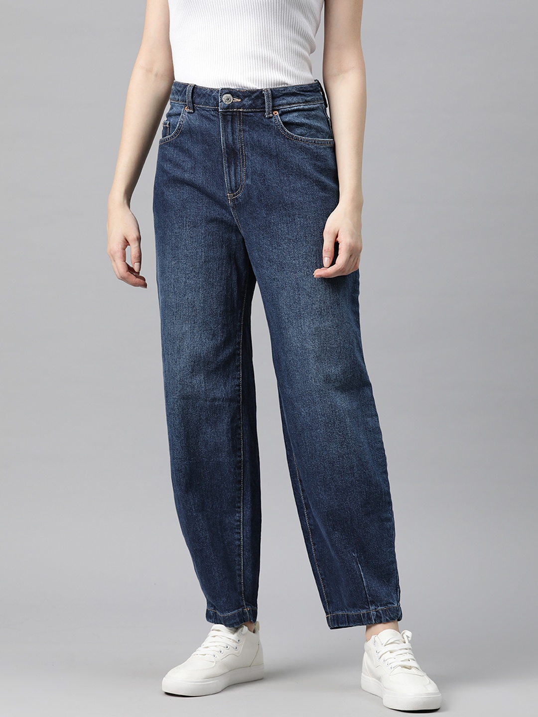 Marks & Spencer Women Pure Cotton Slim Balloon Fit Non-Stretchable High-Rise Jeans, Blue
Marks & Spencer Women Pure Cotton Slim Balloon Fit Non-Stretchable High-Rise Jeans, Blue