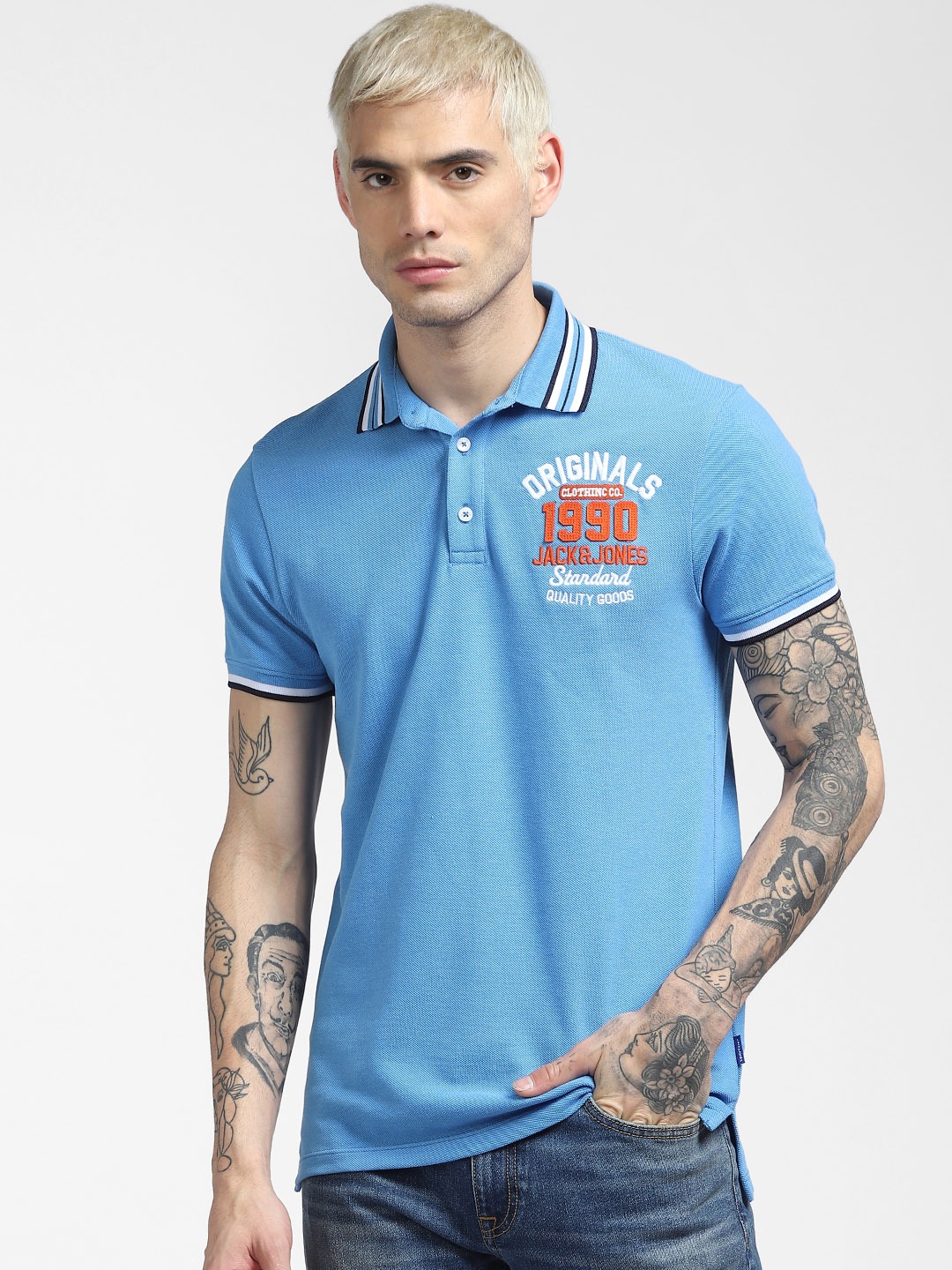 Jack & Jones Men Blue & Orange Brand Logo Polo Collar Applique Cotton Slim Fit T-shirt
Jack & Jones Men Blue & Orange Brand Logo Polo Collar Applique Cotton Slim Fit T-shirt