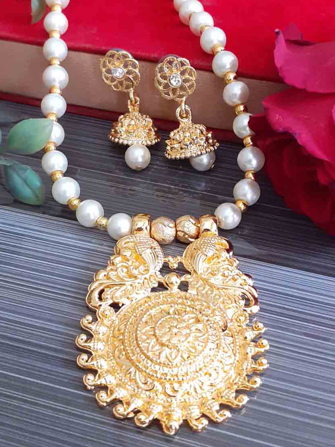 RICH AND FAMOUS Woman Multicolor Pearl & Gold Stone Brass Necklace And Earring Set, Multi
RICH AND FAMOUS Woman Multicolor Pearl & Gold Stone Brass Necklace And Earring Set, Multi