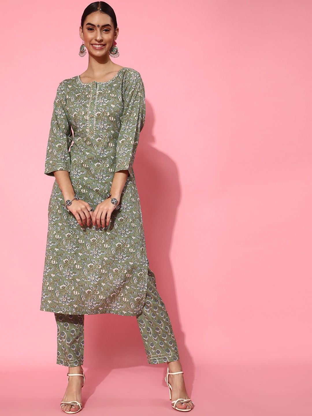 STREET 9 Women Green Floral Embroidered Angrakha Pure Cotton Kurti with Trousers & With Dupatta
STREET 9 Women Green Floral Embroidered Angrakha Pure Cotton Kurti with Trousers & With Dupatta