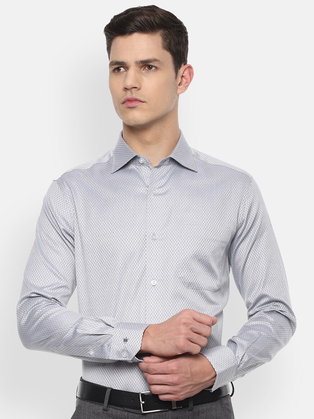 Louis Philippe Gods & Kings Men Grey Geometric Printed Regular-Fit Giza Cotton Formal Shirt
Louis Philippe Gods & Kings Men Grey Geometric Printed Regular-Fit Giza Cotton Formal Shirt