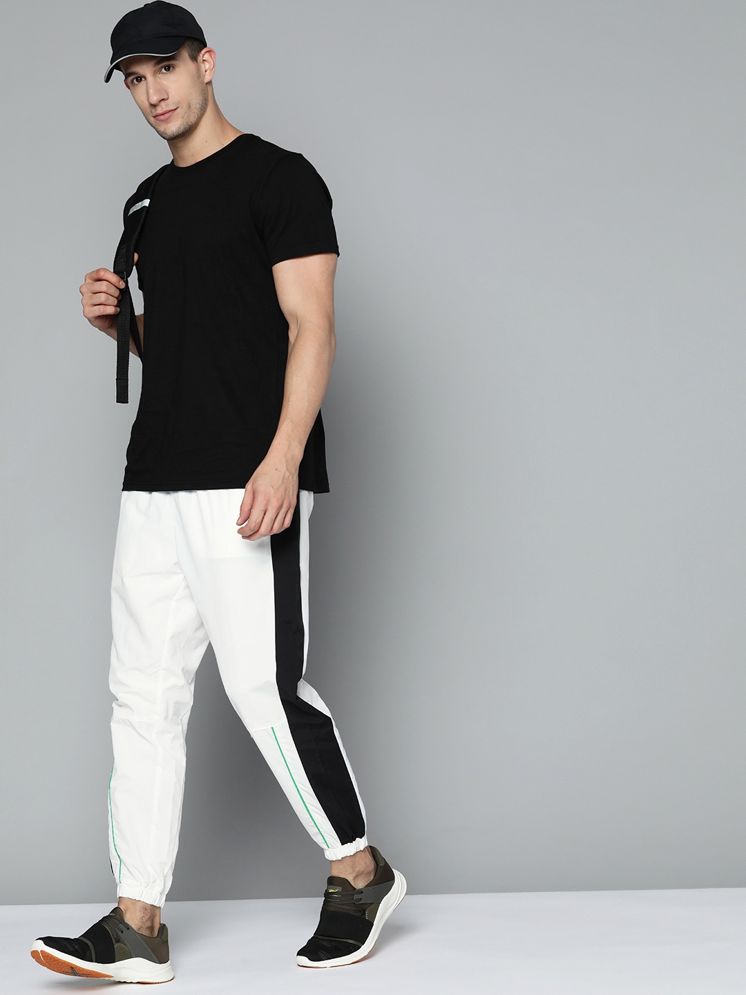 HRX By Hrithik Roshan Lifestyle Men Optic White Antimicrobial Colourblock Track Pants
HRX By Hrithik Roshan Lifestyle Men Optic White Antimicrobial Colourblock Track Pants