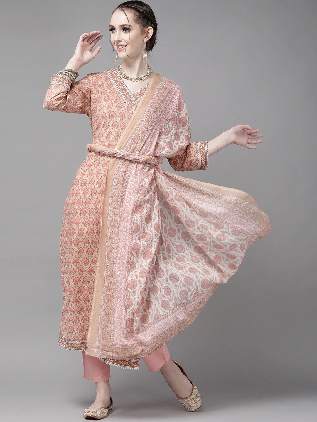 Indo Era Women Peach-Coloured Floral Printed Pure Cotton Kurta with Trousers & With Dupatta
Indo Era Women Peach-Coloured Floral Printed Pure Cotton Kurta with Trousers & With Dupatta
