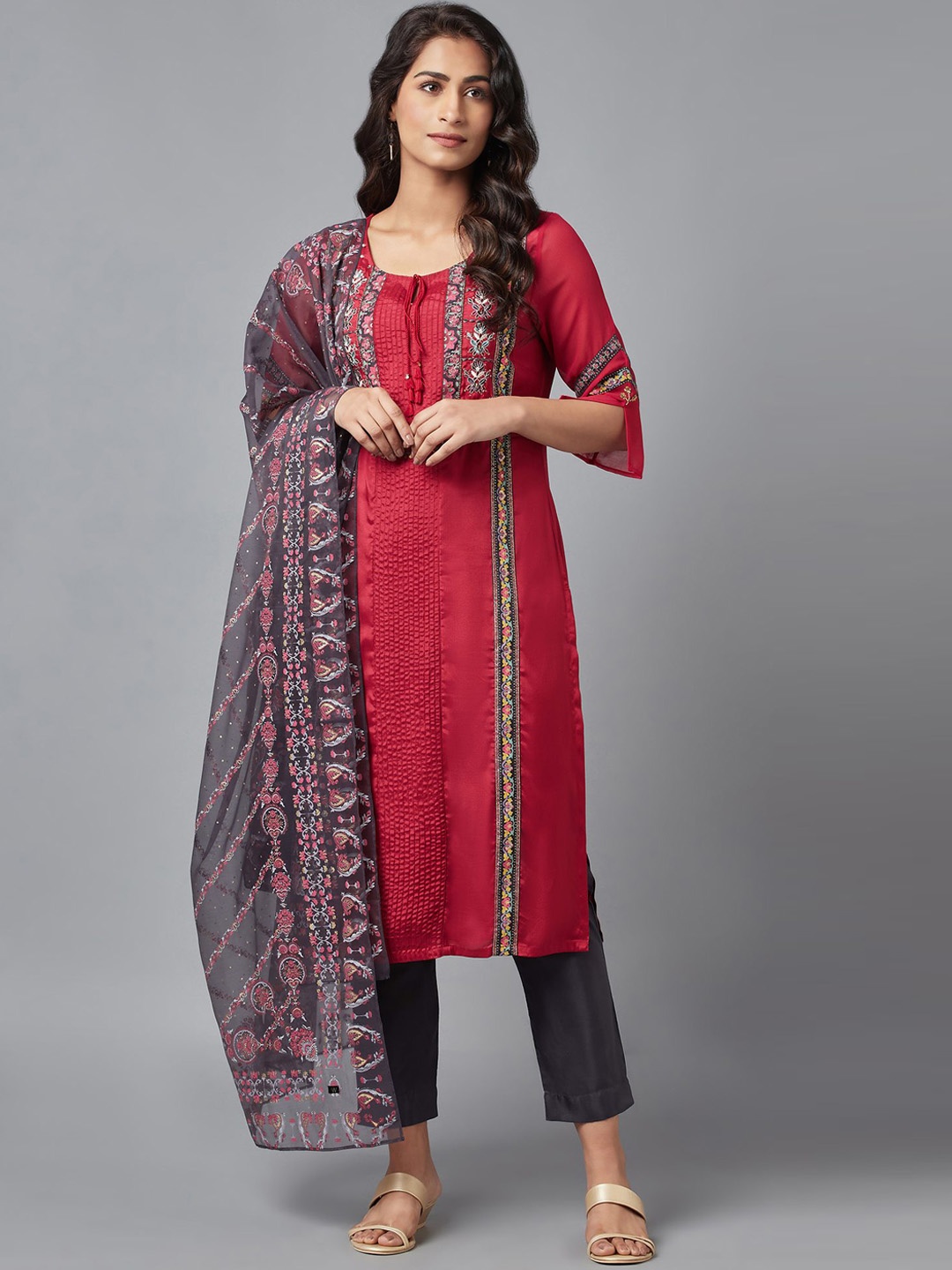 WISHFUL Women Red Ethnic Motifs Yoke Design Layered Thread Work Kurti with Trousers & With Dupatta
WISHFUL Women Red Ethnic Motifs Yoke Design Layered Thread Work Kurti with Trousers & With Dupatta