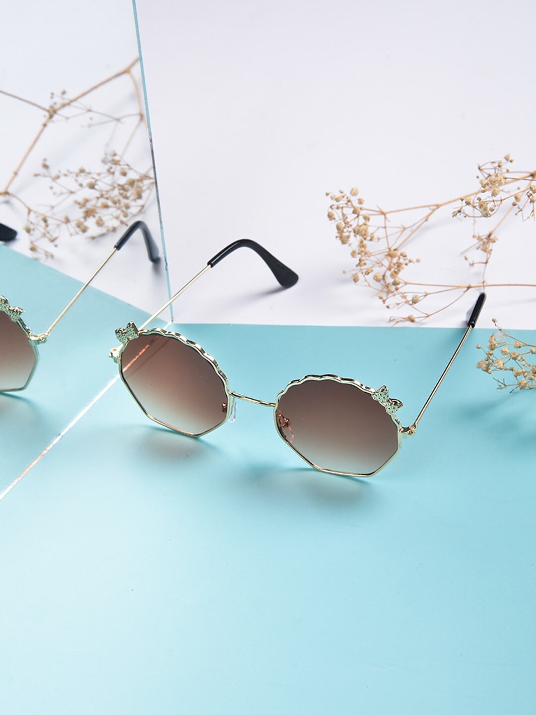 POPLINS Kids Brown Lens & Gold-Toned Round Sunglasses with UV Protected Lens GG-1040-A
POPLINS Kids Brown Lens & Gold-Toned Round Sunglasses with UV Protected Lens GG-1040-A