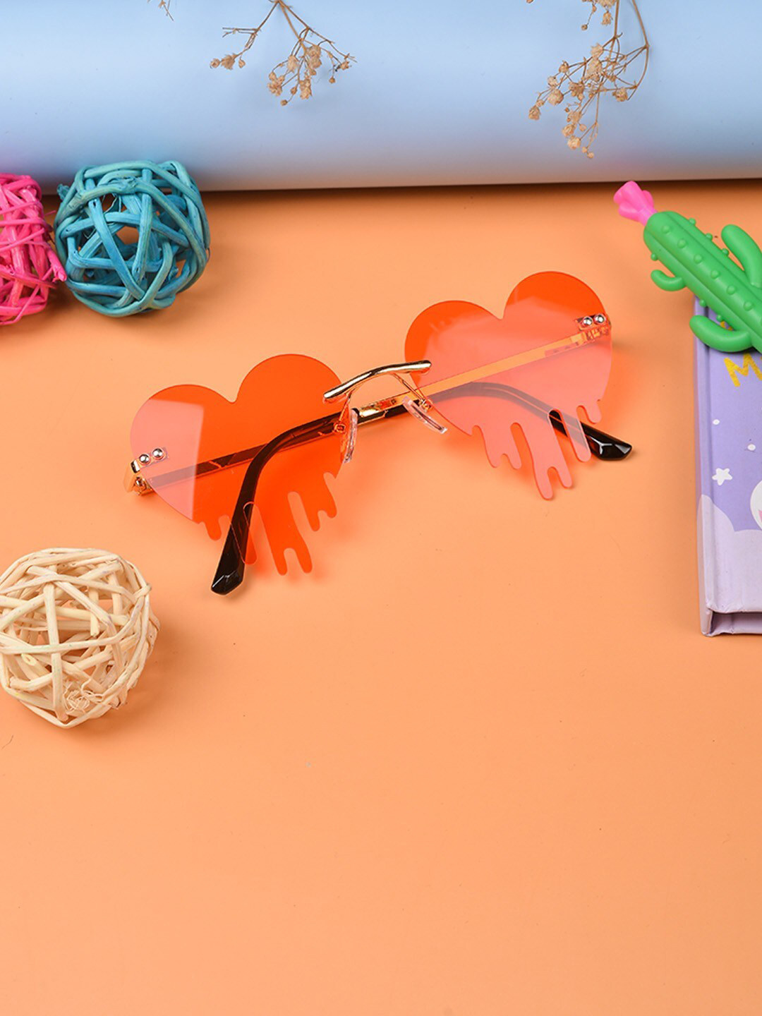 POPLINS Unisex Kids Orange Lens & Gold-Toned Heart Sunglasses with UV Protected Lens
POPLINS Unisex Kids Orange Lens & Gold-Toned Heart Sunglasses with UV Protected Lens