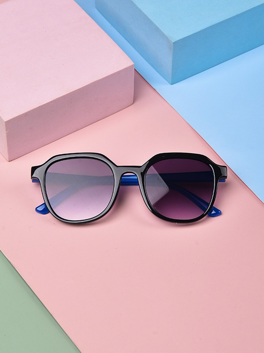 POPLINS Unisex Kids Purple Lens & Blue Square Sunglasses with UV Protected Lens GG-1036-A
POPLINS Unisex Kids Purple Lens & Blue Square Sunglasses with UV Protected Lens GG-1036-A