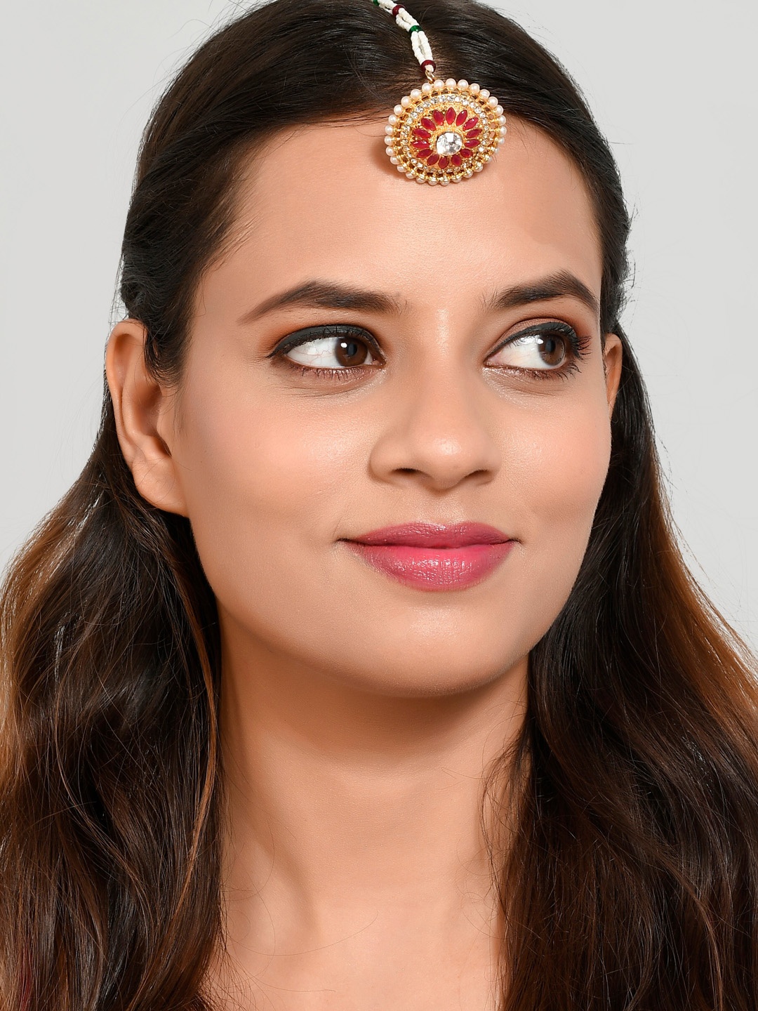 Silvermerc Designs Gold-Plated Red & White Stone-Studded & Beaded Rajputi Borla Mangtikka
Silvermerc Designs Gold-Plated Red & White Stone-Studded & Beaded Rajputi Borla Mangtikka