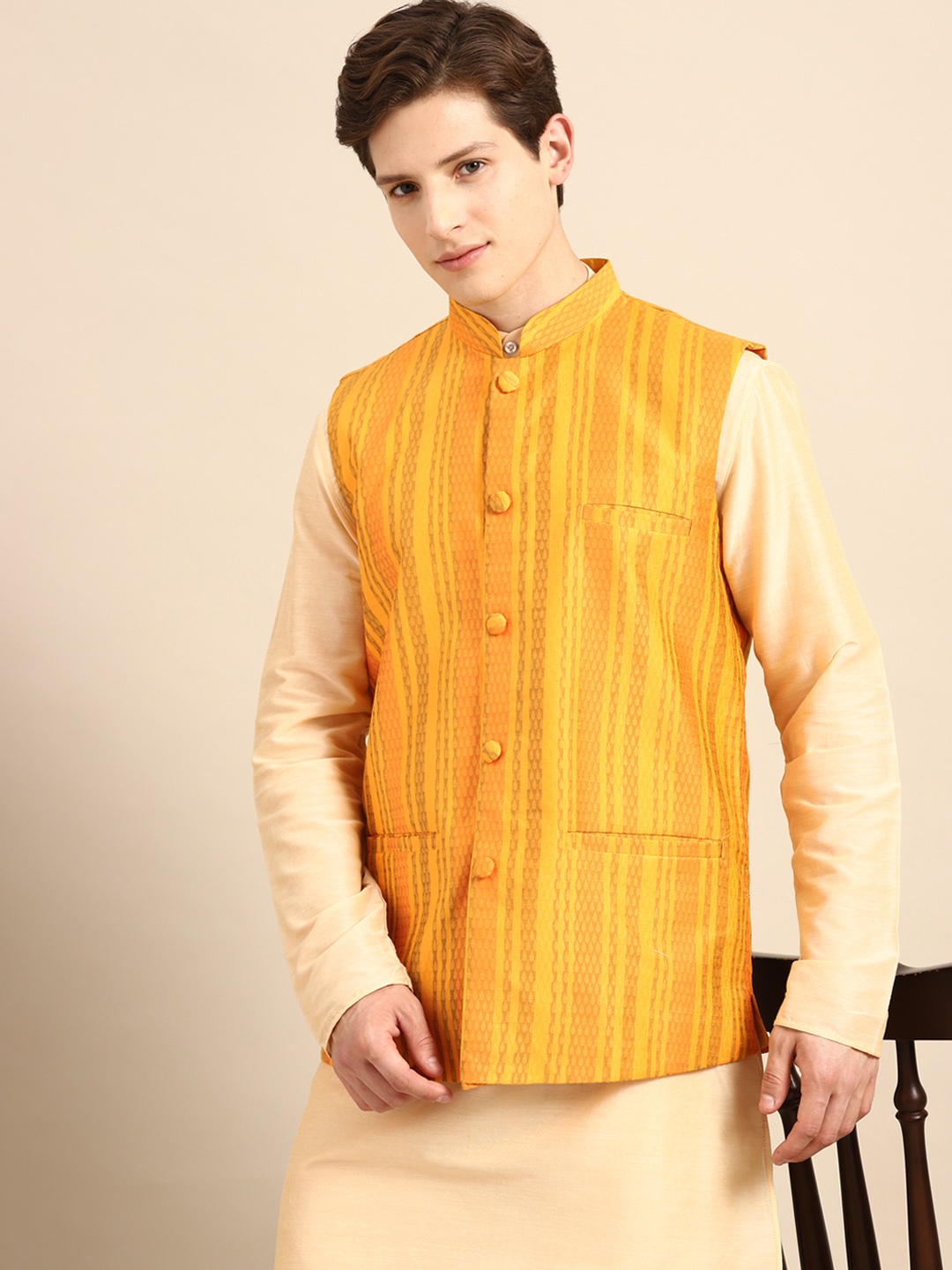 Anouk Men Cream-Coloured Solid Straight Sustainable Kurta Pyjamas & Woven Nehru Jacket
Anouk Men Cream-Coloured Solid Straight Sustainable Kurta Pyjamas & Woven Nehru Jacket
