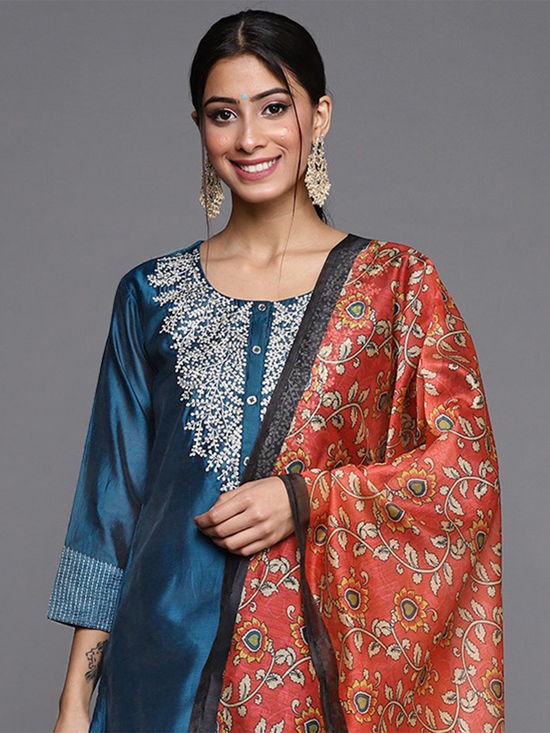 Varanga Yoke Design Zari Work Chanderi Silk Straight Kurta with Trouser & Dupatta, Teal
Varanga Yoke Design Zari Work Chanderi Silk Straight Kurta with Trouser & Dupatta, Teal