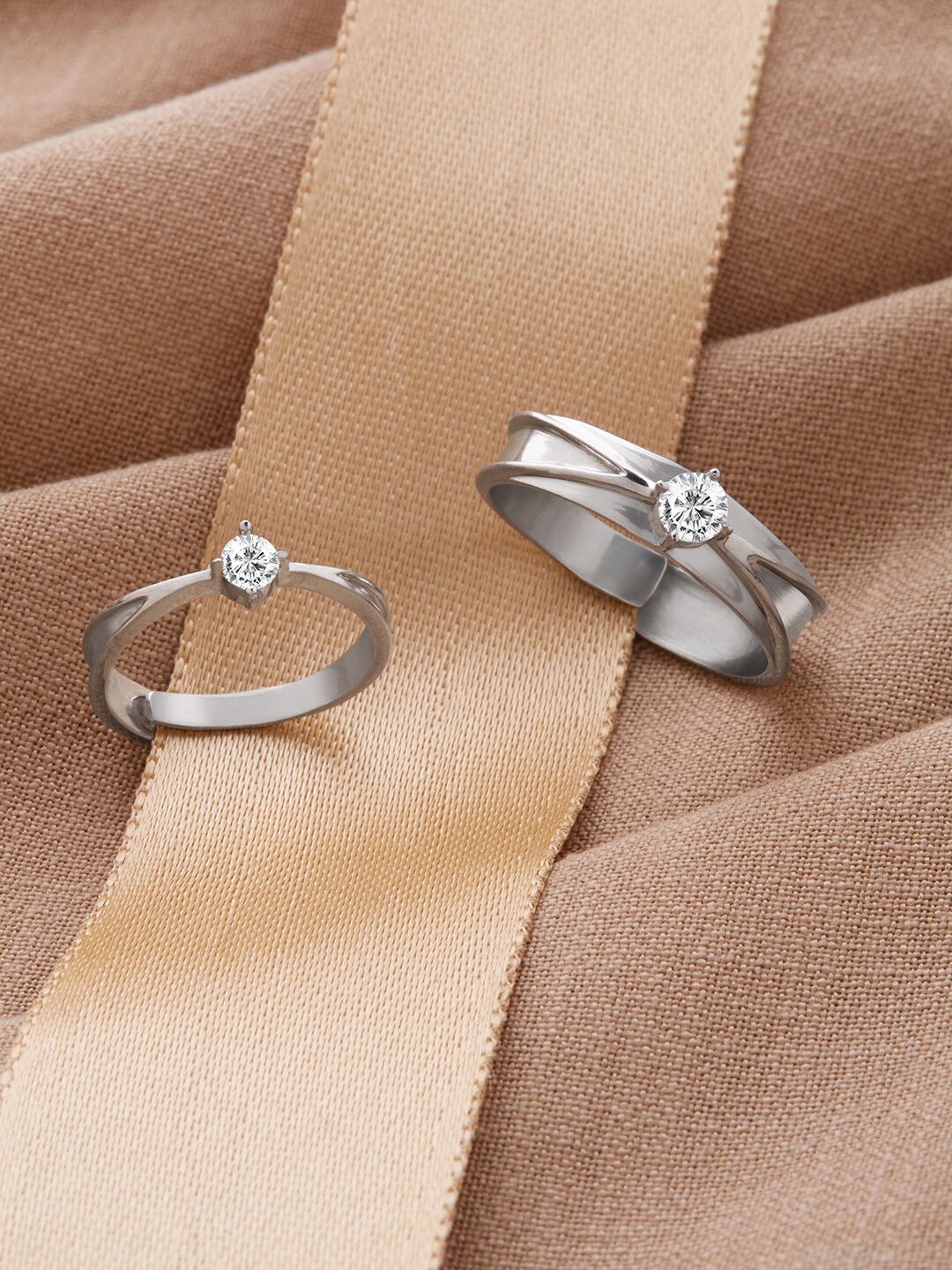 GIVA925 Set Of 2 925 Sterling Silver Rhodium-Plated & White Couple Adjustable Finger Rings
GIVA925 Set Of 2 925 Sterling Silver Rhodium-Plated & White Couple Adjustable Finger Rings