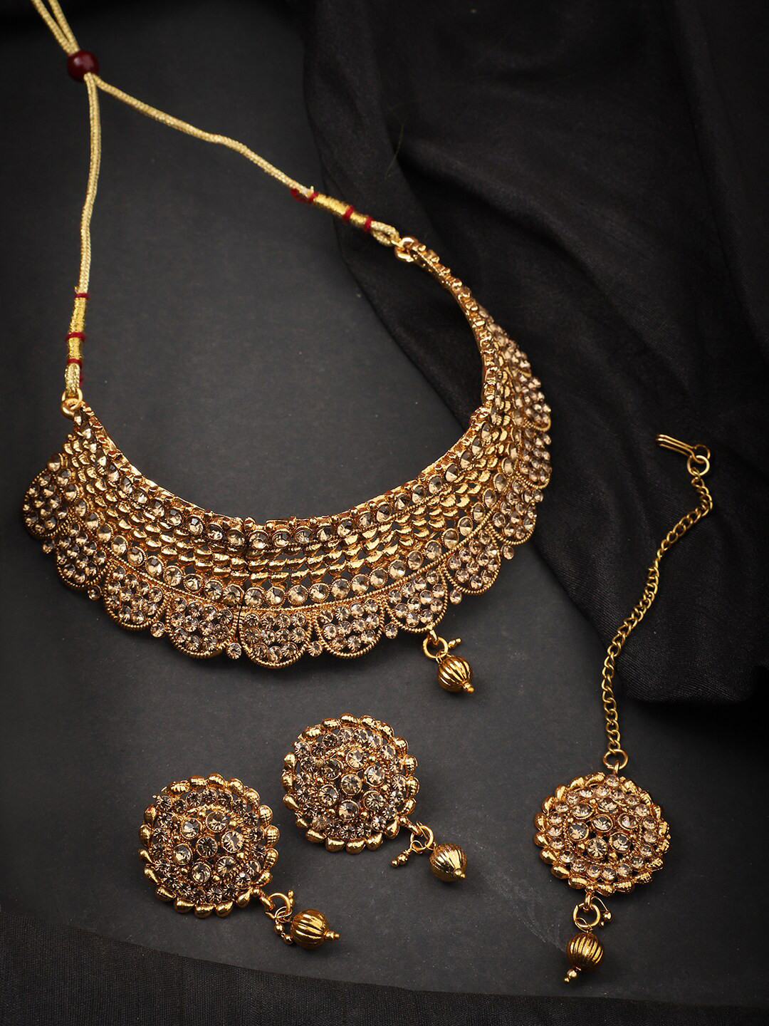 ANIKAS CREATION Gold-Plated White Stone-Studded Beaded Jewellery Set
ANIKAS CREATION Gold-Plated White Stone-Studded Beaded Jewellery Set