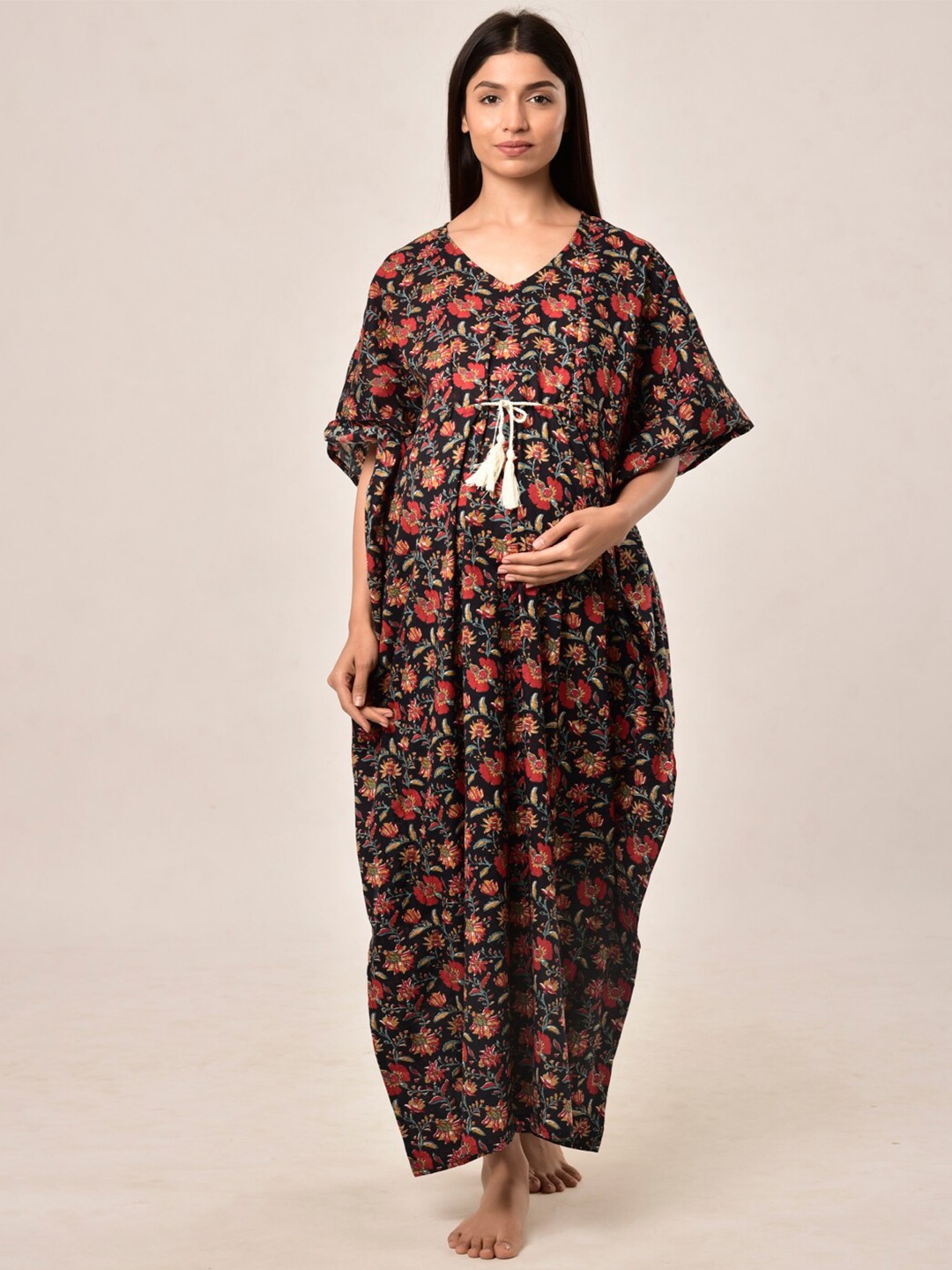 Ikk Kudi by Seerat Black Printed Pure Cotton Maternity & Nursing Kaftan Maxi Nightdress
Ikk Kudi by Seerat Black Printed Pure Cotton Maternity & Nursing Kaftan Maxi Nightdress