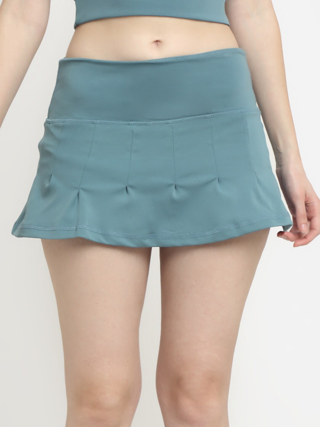 EVERDION Women Solid 2-in-1 Pleated Side Pocket Straight A-Line Mini Tennis Skirt, Blue
EVERDION Women Solid 2-in-1 Pleated Side Pocket Straight A-Line Mini Tennis Skirt, Blue