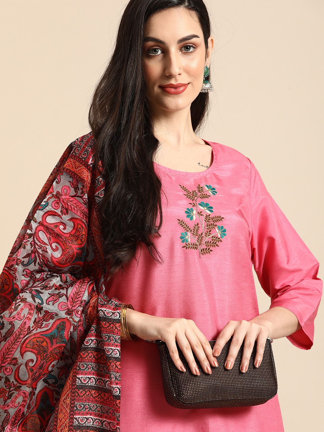 Anouk Women Pink & Brown Floral Embroidered Thread Work Kurta with Trousers & Dupatta
Anouk Women Pink & Brown Floral Embroidered Thread Work Kurta with Trousers & Dupatta