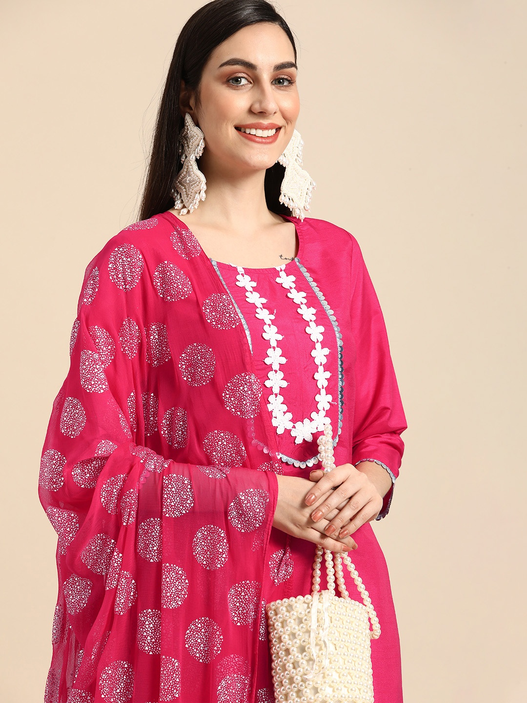 Anouk Women Fuchsia Floral & White Embroidered Sequinned Kurta with Trousers & Dupatta
Anouk Women Fuchsia Floral & White Embroidered Sequinned Kurta with Trousers & Dupatta