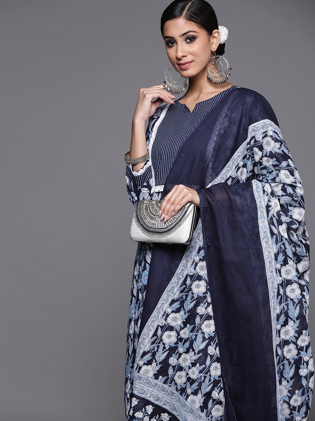 Indo Era Women Navy Blue & White Floral Printed Gotta Patti Kurta with Trousers & Dupatta
Indo Era Women Navy Blue & White Floral Printed Gotta Patti Kurta with Trousers & Dupatta