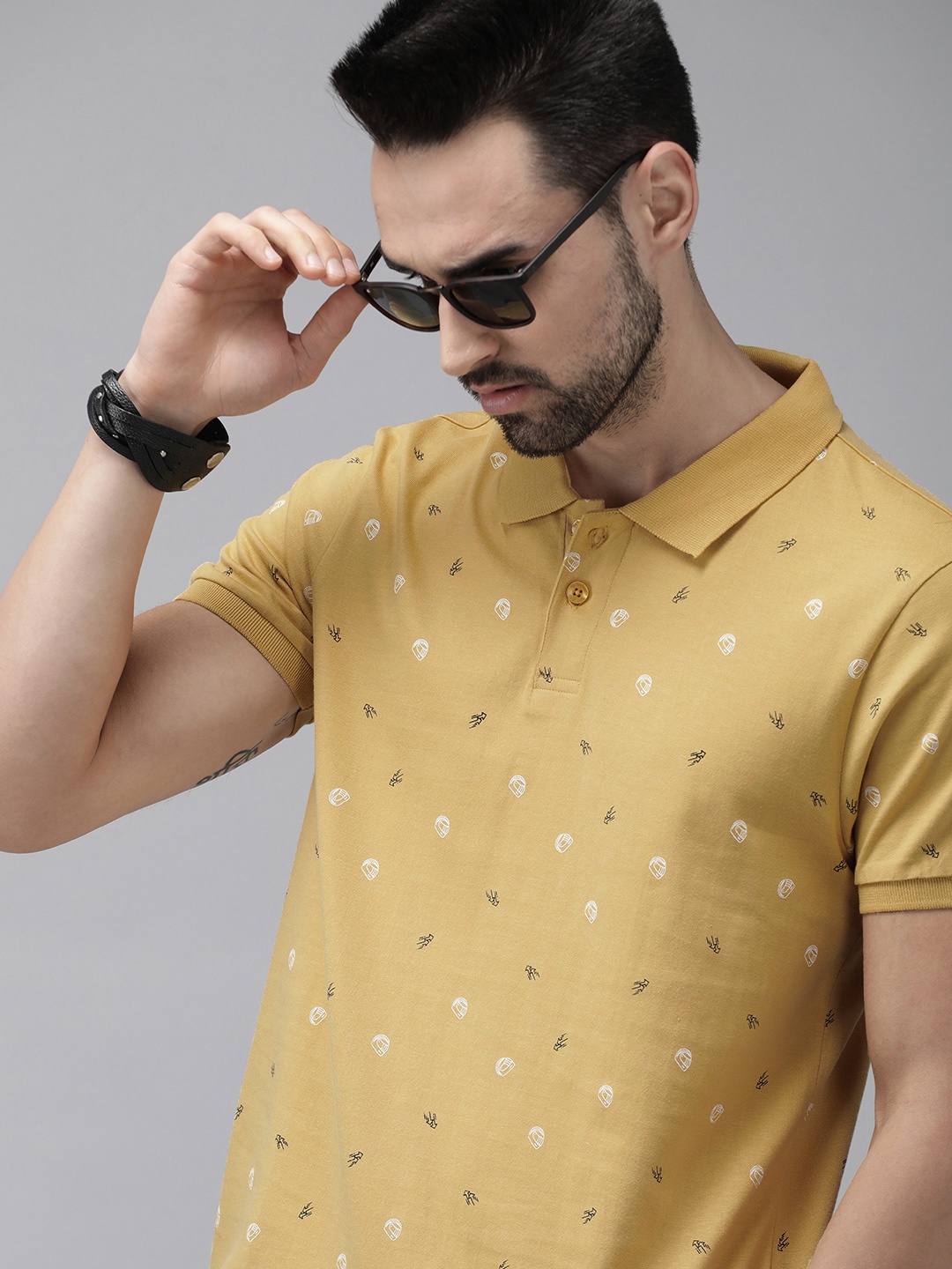 The Roadster Lifestyle Co Men Yellow & Black Printed Polo Collar Pure Cotton T-shirt
The Roadster Lifestyle Co Men Yellow & Black Printed Polo Collar Pure Cotton T-shirt
