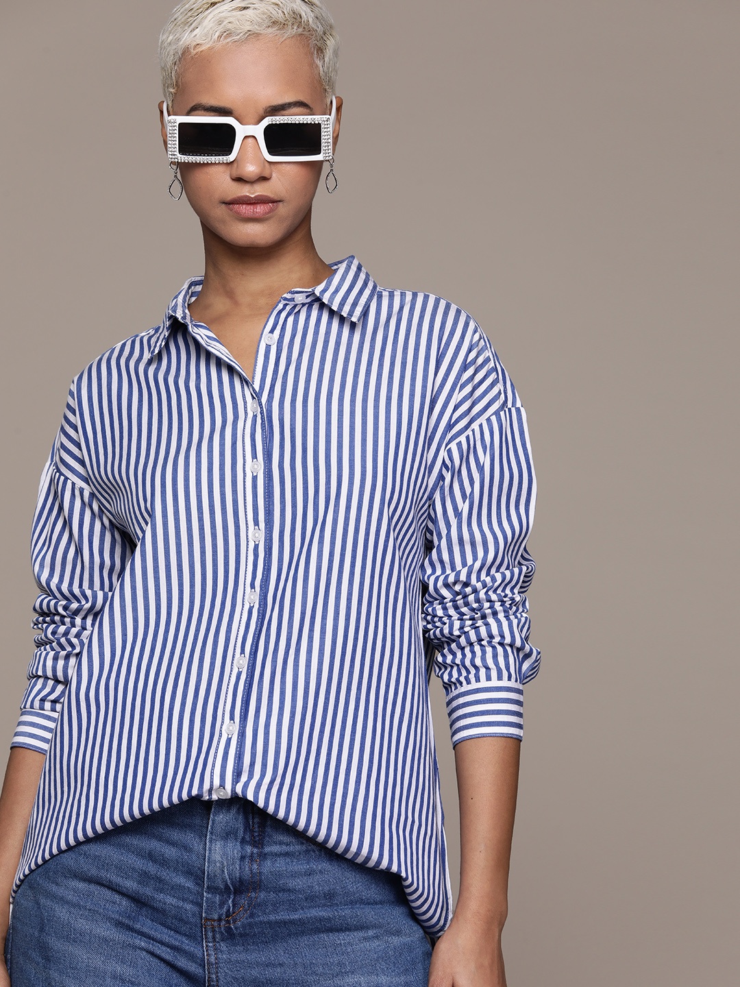 The Roadster Lifestyle Co. Striped Drop-Shoulder Sleeves Pure Cotton Longline Casual Shirt, Blue
The Roadster Lifestyle Co. Striped Drop-Shoulder Sleeves Pure Cotton Longline Casual Shirt, Blue